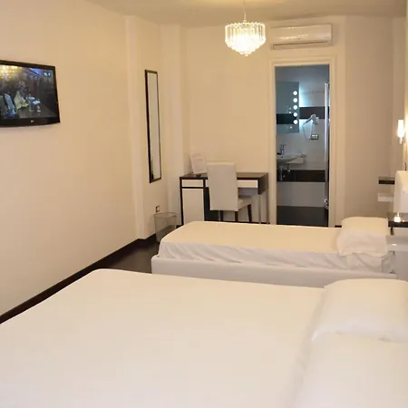 Pensjonat Sweetdreams Placa Civica 3*