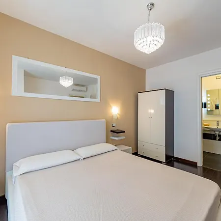 Sweetdreams Plaça Civica 3*